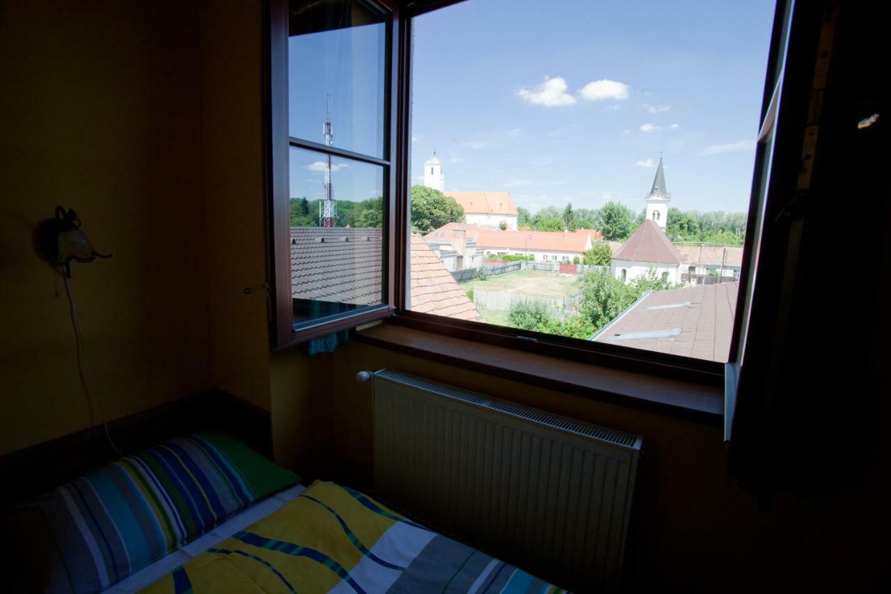 Penzión pri Kaštieli Bratislava Exterior foto